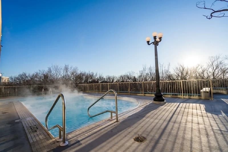 Temple Gardens Hotel & Spa, Canada