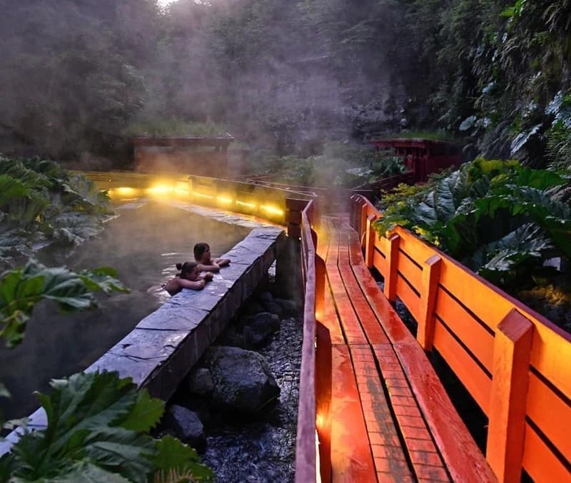 Termas Geometricas, Chile