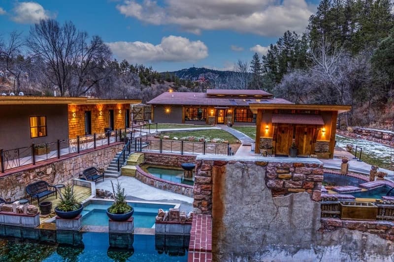 Moccasin Springs Natural Mineral Springs/Spa, USA